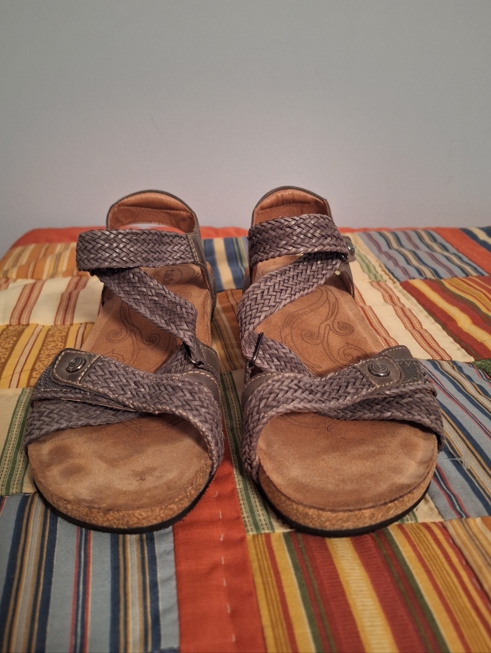 Taos Trulie Woven Straps Lightweight Leather Sandals Taupe Gray Women's 7-7.5